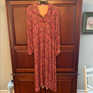 A Loves A Long sleeve dress.